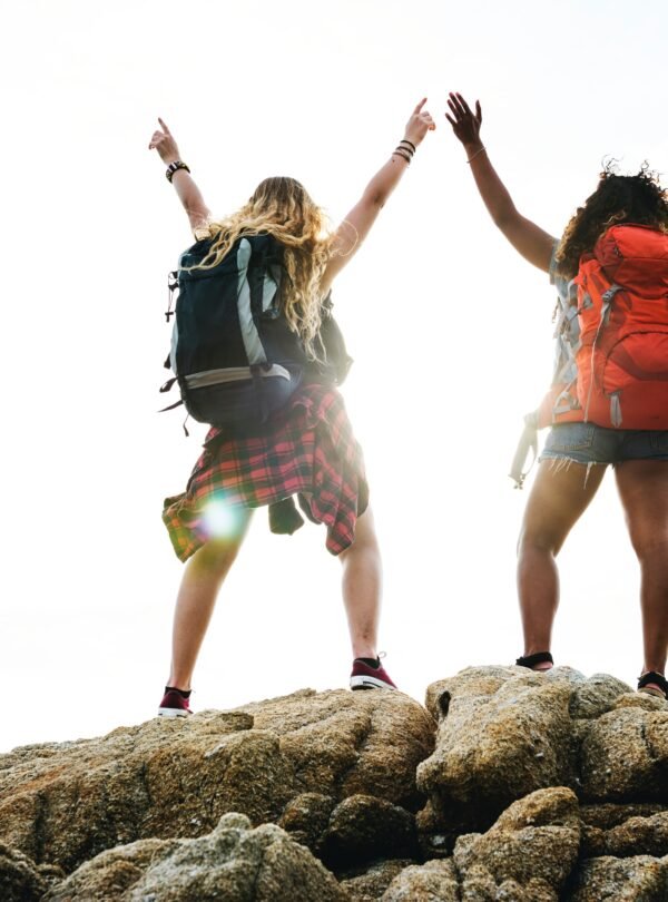 People-in-nature-fun-friendship-adventure-happy-vacation-1527325-pxhere.com